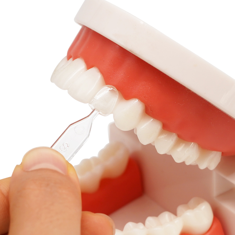 Zestaw do formowania licówek d – Teeth Whitening Moulds recenzja i cena
